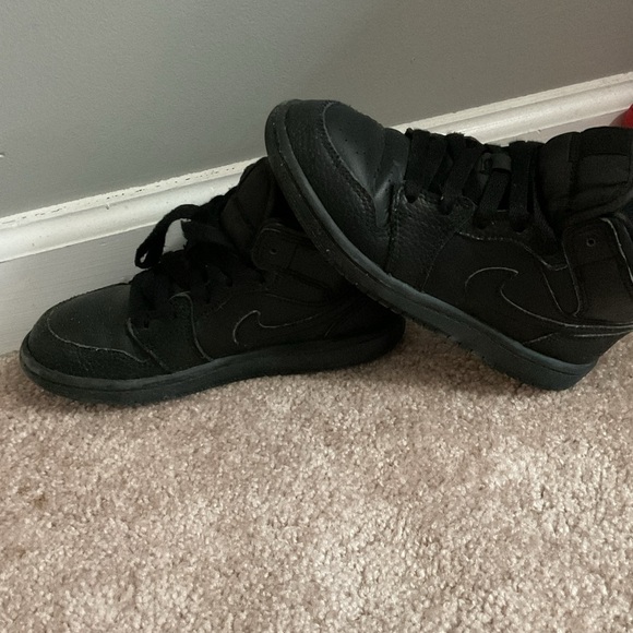 Nike Air Jordan Black Sneakers - Picture 3 of 7